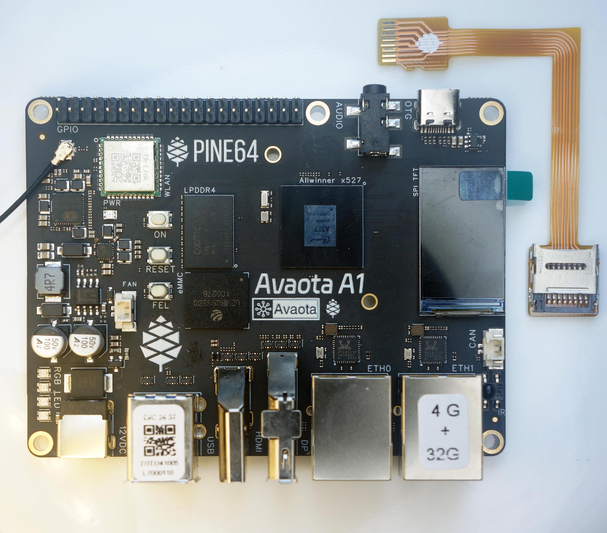 Yuzuki Avaota-A1 SBC with PinePhone MicroSD Extender